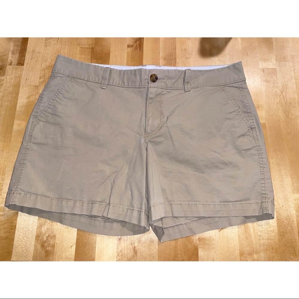 Old Navy Mid-Rise Tan Shorts Size 10